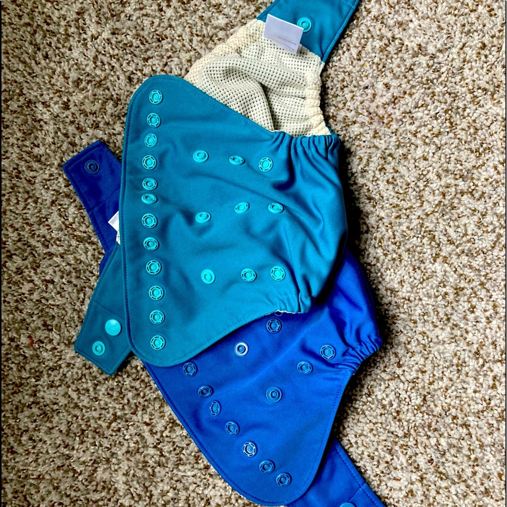 2 Grovia hybrid shells, 4 snap in cotton inserts